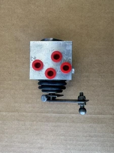 HPF  hydraulic suspension leveling valve Mercedes 450SEL 6.9 $250 REFUND - Picture 1 of 5