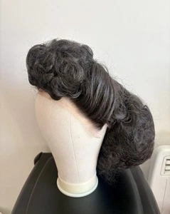 50er Jahre Pudel Drag Queen Kunsthaar Perücke glamourös braun Lace Front - Bild 1 von 6