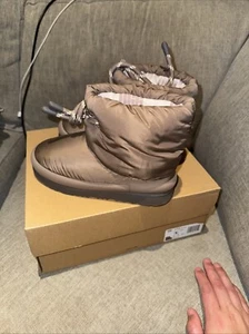 Ugg kids classic maxi short boot size UK 4 BNIB - Picture 1 of 5