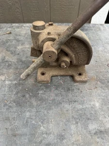 Taglierina da banco vintage manuale per piastra a mano lamiera - Foto 1 di 6