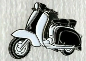Lambretta Scooter Pin Abzeichen. Schwarz-Weiß. Metall. Emaille. Mods Scooterist - Bild 1 von 1