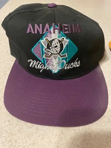 Sombrero De Colección Anaheim/LA Ducks Años 90 Era Original NHL Mighty Ducks Disney Snapback - Imagen 1 de 2