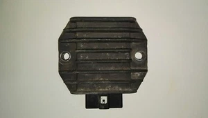 RADDRIZZATORE REGOLATORE DI TENSIONE BENELLI VELVET/TOURING 250 99 > 01 usato - Imagen 1 de 2