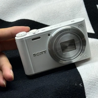 Sony Cyber shot DSC-WX350 Digital Camera 18.2MP 20xOptical Zoom English Language - Image 1 of 4