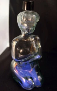 Botella de perfume de vidrio de pecho vintage arrodillado desnudo sosteniendo - Imagen 1 de 4