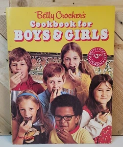 Betty Crocker's Cookbook For Boys And Girls Vtg 1982 - Picture 1 of 10