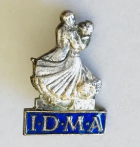 IDMA International Dance Music Awards Dancing Badge Pin Rare Vintage (H8) - Picture 1 of 2