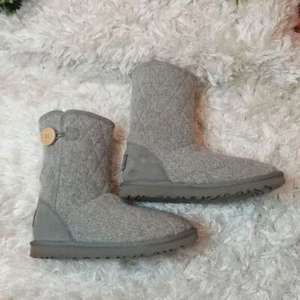 UGG Australia Mountain Quilt Gray Sock Fabric Hook & Loop Fasteners Boots Size 8 - Picture 1 of 10