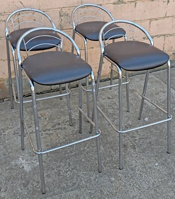 Juego 4 sillas de comedor vintage antiguas apilables modernas cromadas mostrador bar taburetes vinilo Foto 1 de 4