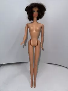 1967 Brunette Barbie Turns Arms & Head As Legs Move Rooted Lashes Blue Eyes - Picture 1 of 16
