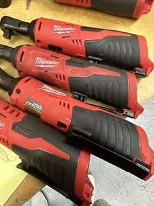 Milwaukee 2457-20 M12 12 V 3/8" cricchetto senza fili - Foto 1 di 1