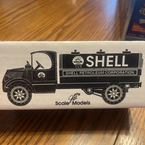 1935 Mack Tanker Locking-Bank Die-Cast Model Shell Oil Truck - Picture 1 of 10