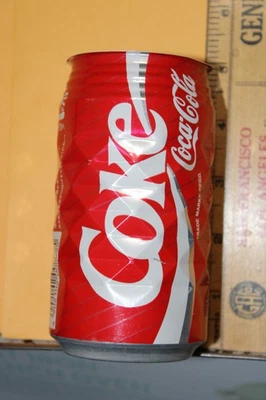 Винтажный прототип банки Coca Cola с тисненным бриллиантовым узором Япония Саваяка - Изображение 1 из 4