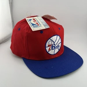 De colección NUEVO CON ETIQUETAS Philadelphia 76ers SnapBack Gorra Gorra Roja NBA Baloncesto - Imagen 1 de 8
