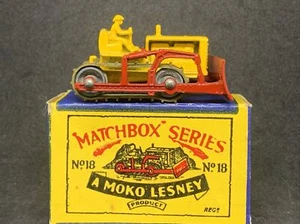 Matchbox MB18-A2 Caterpillar Bulldozer with Type B Script Box - Picture 1 of 6