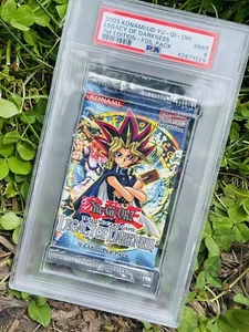 Yu-Gi-Oh! Legacy of Darkness 1st Edition LOD Sealed Booster Pack PSA 9 Mint - Picture 1 of 6