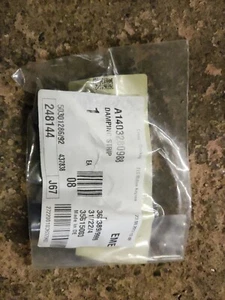 Mercedes W210 Kraftstoffleitung Dämpfungsleiste - Bild 1 von 2