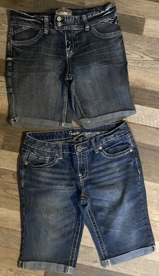 Lot Of 2 Amethyst Denim Bermuda Cuffed Jean Shorts Women Size 9 - Image 1 of 4