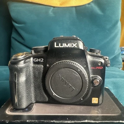 Câmera Lumix GH2 Micro Four Thirds SOMENTE CORPO - Imagem 1 de 4
