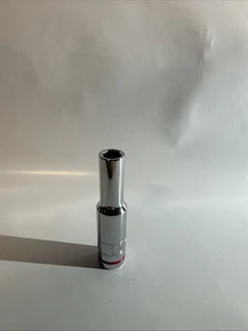 Quinn 1/4 Inch Drive 6 Point SAE Deep Socket 7/32 Red Band - Bild 1 von 3