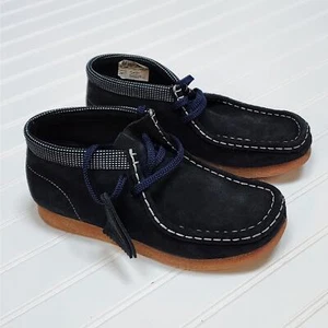 Clarks Kids Wallabee Navy Suede Boots - Picture 1 of 12
