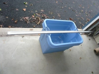 1965 年 Plymouth Fury 全新 NOS 前挡泥板 EDGE MOLDING Fury III P/N 2525809 拖把 — 第 1/4 张图片