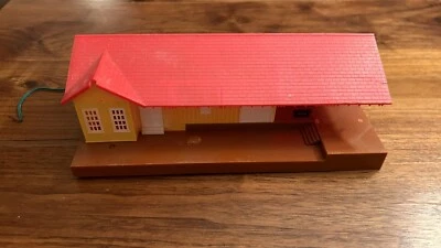Bachmann HO Scale Built Lighted Freight Station #46216 - Image 1 of 4