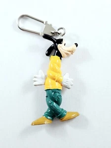 PORTE-CLES - DISNEY CLUB VACANCES - Figurine DINGO Plastique 5,5cm - - Picture 1 of 2