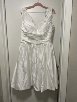 Never worn Ivory Wedding Dress A-Line/Princess Sleeveless Short Satin sz 16W - Image 1 of 4