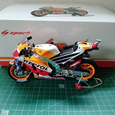 Spark 1/12 Honda RC213V Marquez Model Used Damaged - Image 1 of 4