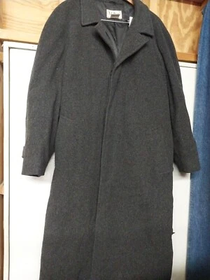 L.L.Bean Mens Belted 100% Wool Overcoat  Size Large Regular  - Image 1 of 4