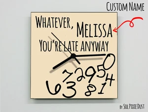 Custom Name Whatever, you're late anyway/Beige cuadrado - reloj de pared - Imagen 1 de 4