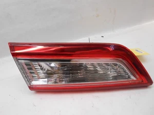 Luz trasera interior izquierda Toyota Camery 2012 GL0580 - Imagen 1 de 5