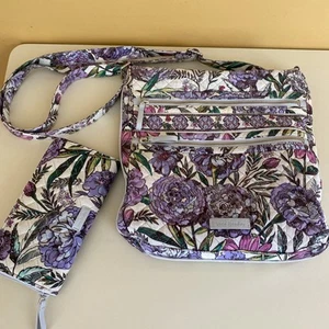 VERA BRADLEY Crossbody Shoulder Bag 11”x10” w/wallet - Picture 1 of 8