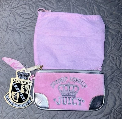 Bolsa Juicy Couture/rosa con detalles plateados.Características Preppy Royalty y diseño de corona Foto 1 de 4