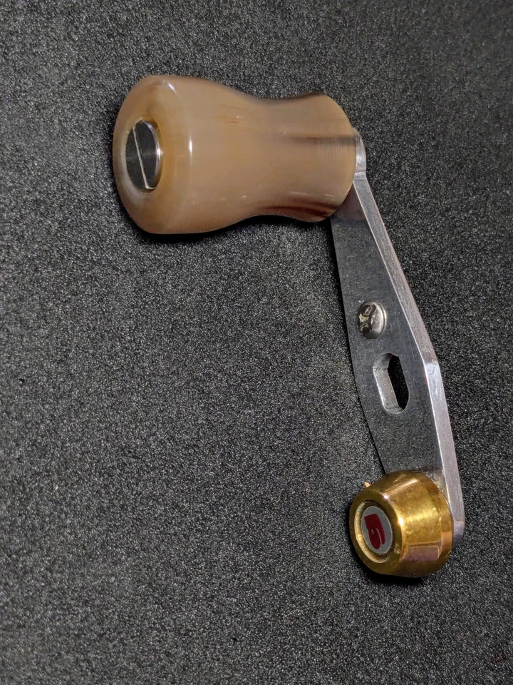 Ox horn fishing reel knob Abu & Daiwa - Pomello mulinello pesca in corno - Immagine 1 di 4