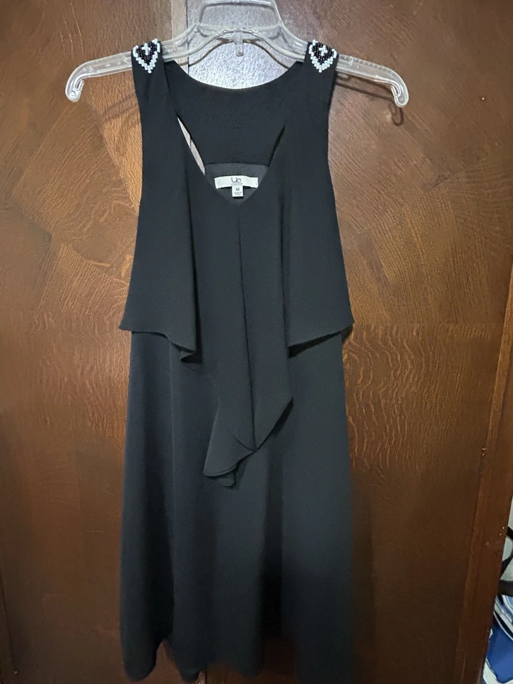 Vestido de coquetel feminino Ya LA preto regata com enfeite geométrico de miçangas tamanho M - Imagem 1 de 4