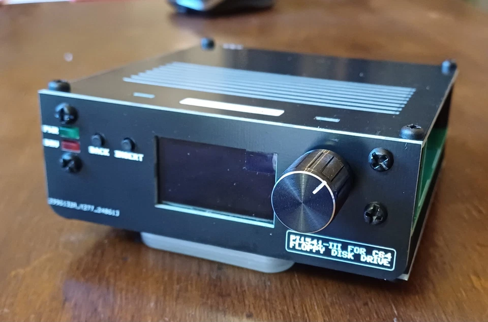 Pi1541-III DELUXE - FloppyDrive Emulator für Commodore 64 (nur Hut) - Bild 1 von 4