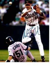Baltimore Orioles Mike Bordick autographed 8x10 fielding action color photo - Picture 1 of 1