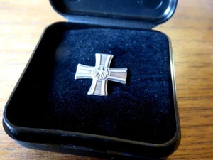 2. Form des Veteranenabzeichen d. Bundeswehr im Etui m. Samteinlage **Orden Pin - Bild 1 von 2