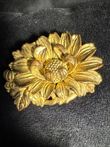 Spilla vintage 3D tono oro fiore chiusura pelliccia pulsante sterling co. - Foto 1 di 7