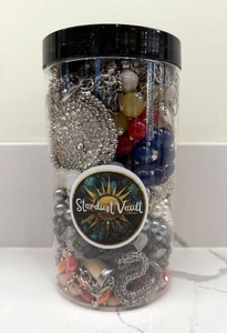 2,6 Pfund Vintage Schmuck Mystery Lot Gebrauchsspuren, Reparatur, ungeprüft Nachlass, gemischte Teile - Bild 1 von 8