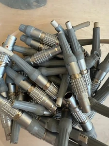 LEMO FGG.1B.308.CLAD72 8 pin connector - Picture 1 of 3