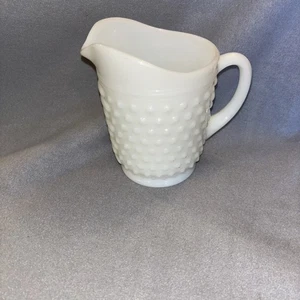 Anchor Hocking HOBNAIL WHITE MILK GLASS Pitcher Pint 5 In Tall 3.5 In Dia VTG - Picture 1 of 5