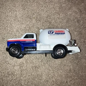 Ertl Ford F700 Propane Truck Locking Coin Bank “Carroll Propane”Maryland - Picture 1 of 7