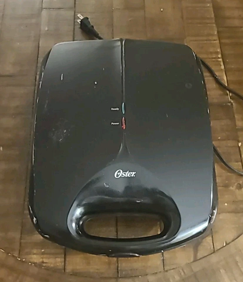 Oster Household 4 Slice Waffle Maker ~ Non-Stick Surface ~ Model CKSTWF40 - Image 1 of 3