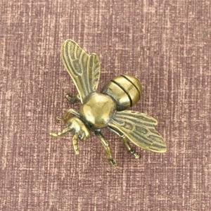 Figura de abeja de latón, miniatura, adorno de escritorio, decoración del hogar, artesanía - Imagen 1 de 6