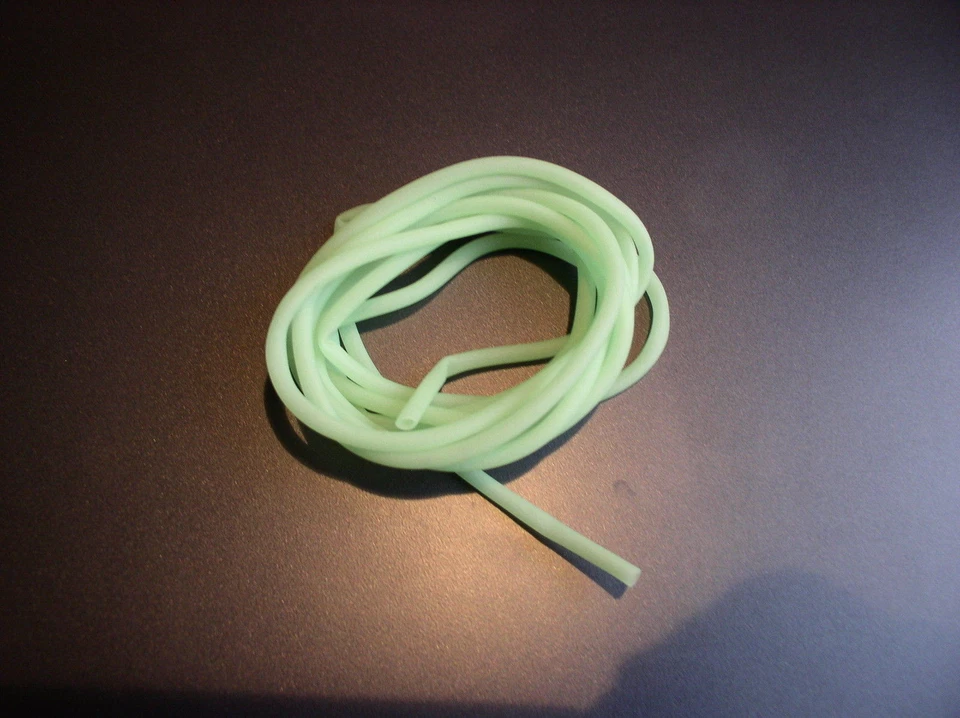 DEGA / JENZI Selbstleuchtender Schlauch 2mm + 4mm Leuchtschlauch für Naturköder-Montagen