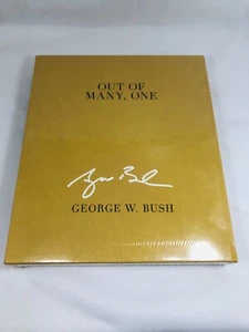 GEORGE W BUSH Out of Many, One Book Deluxe Signed Edition NEU SEALED 2021 - Bild 1 von 9