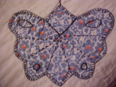 Colcha aplicada feita à mão; borboletas, borboletas, década de 1930 - Imagem 1 de 4